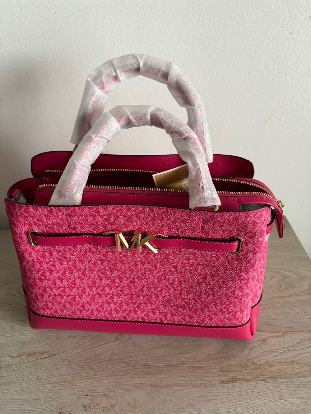Michael Kors Electric Pink Signature MK Satchel